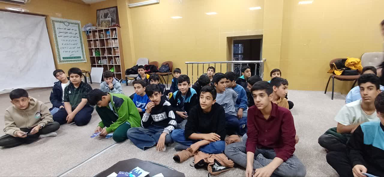 برگزاری کارسوق مزایده برای کلاس هفتمی ها