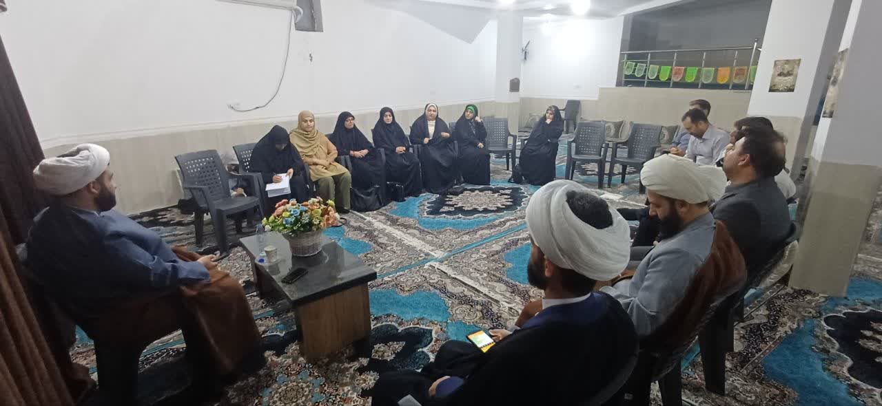 جلسه والدین با مدیر ادبستان و کادر اجرایی ادبستان