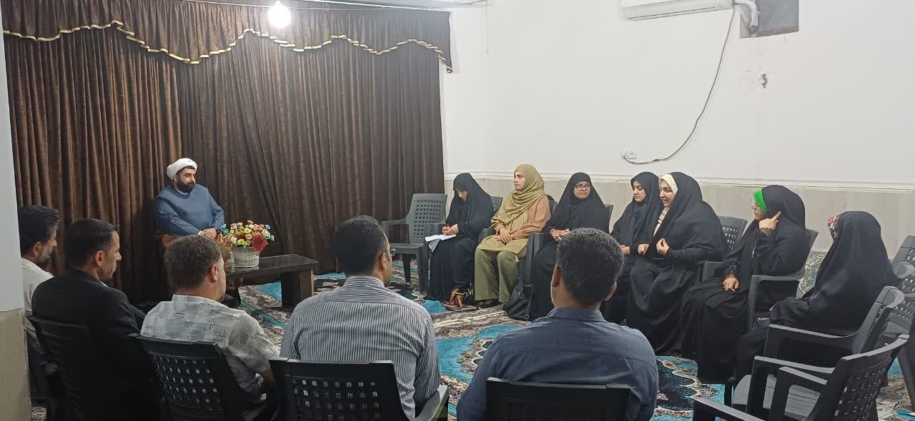 جلسه والدین با مدیر ادبستان و کادر اجرایی ادبستان